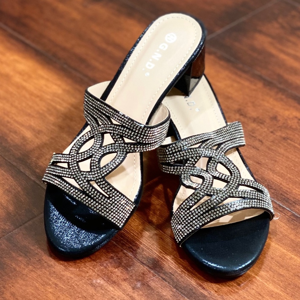 Women sandals - Picture 1 of 4